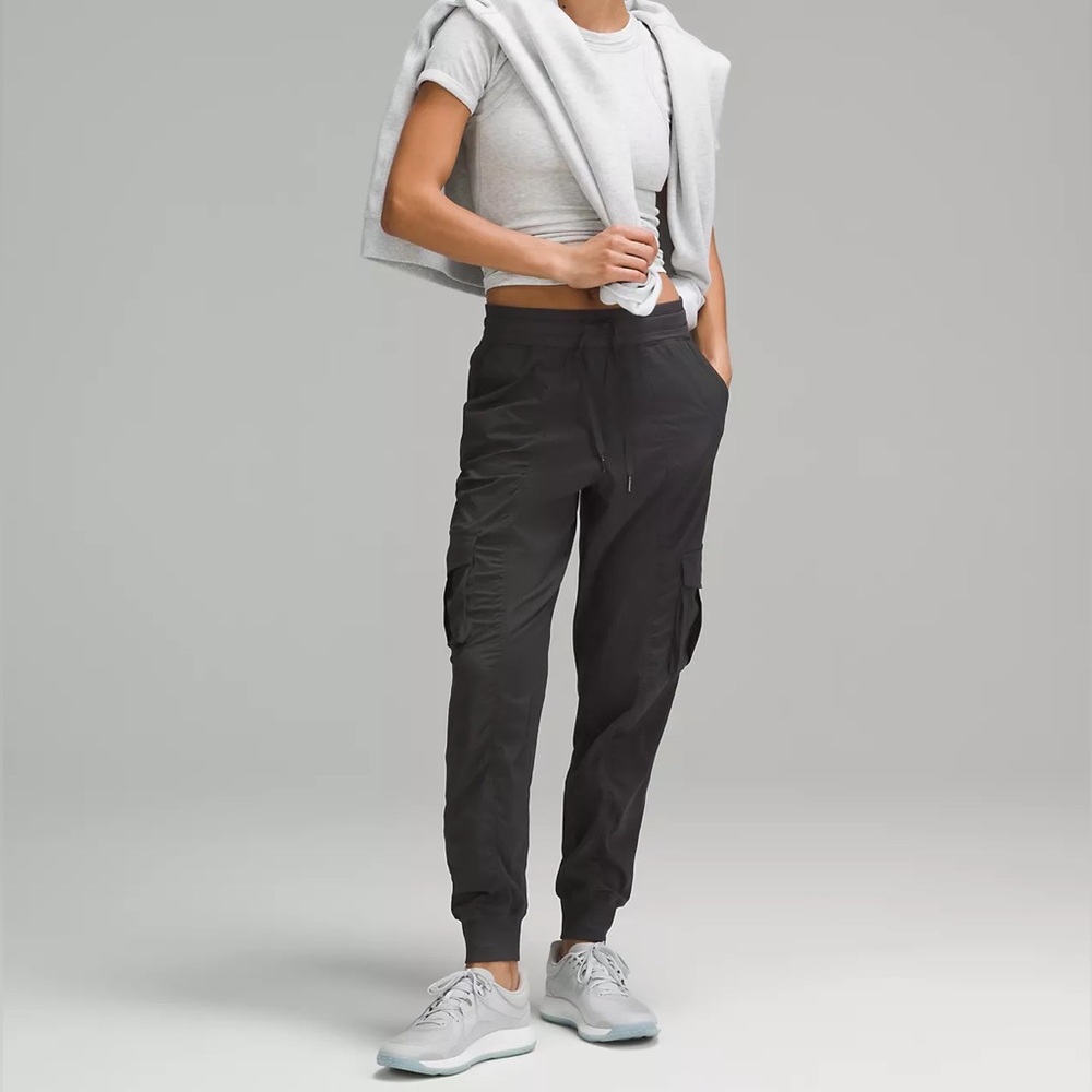 Lululemon Dance Studio Relaxed-Fit Mid-Rise Cargo Jogger Size S